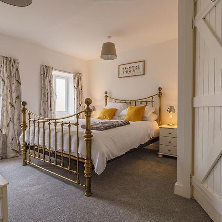 Private Deck With Newly Refurbished Flat Attached! Daire Cirencester Dış mekan fotoğraf